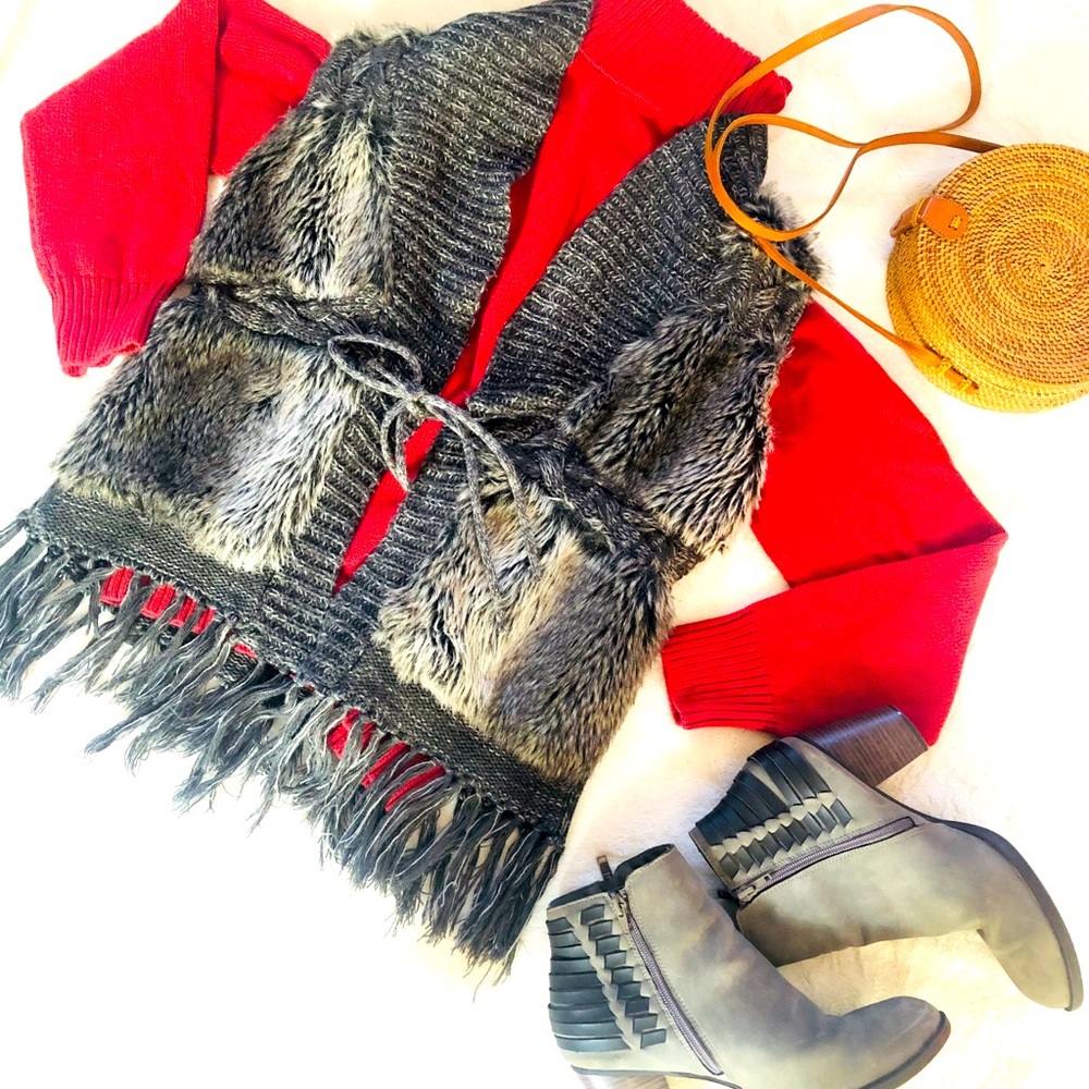 R XB grey Fur sweater vest